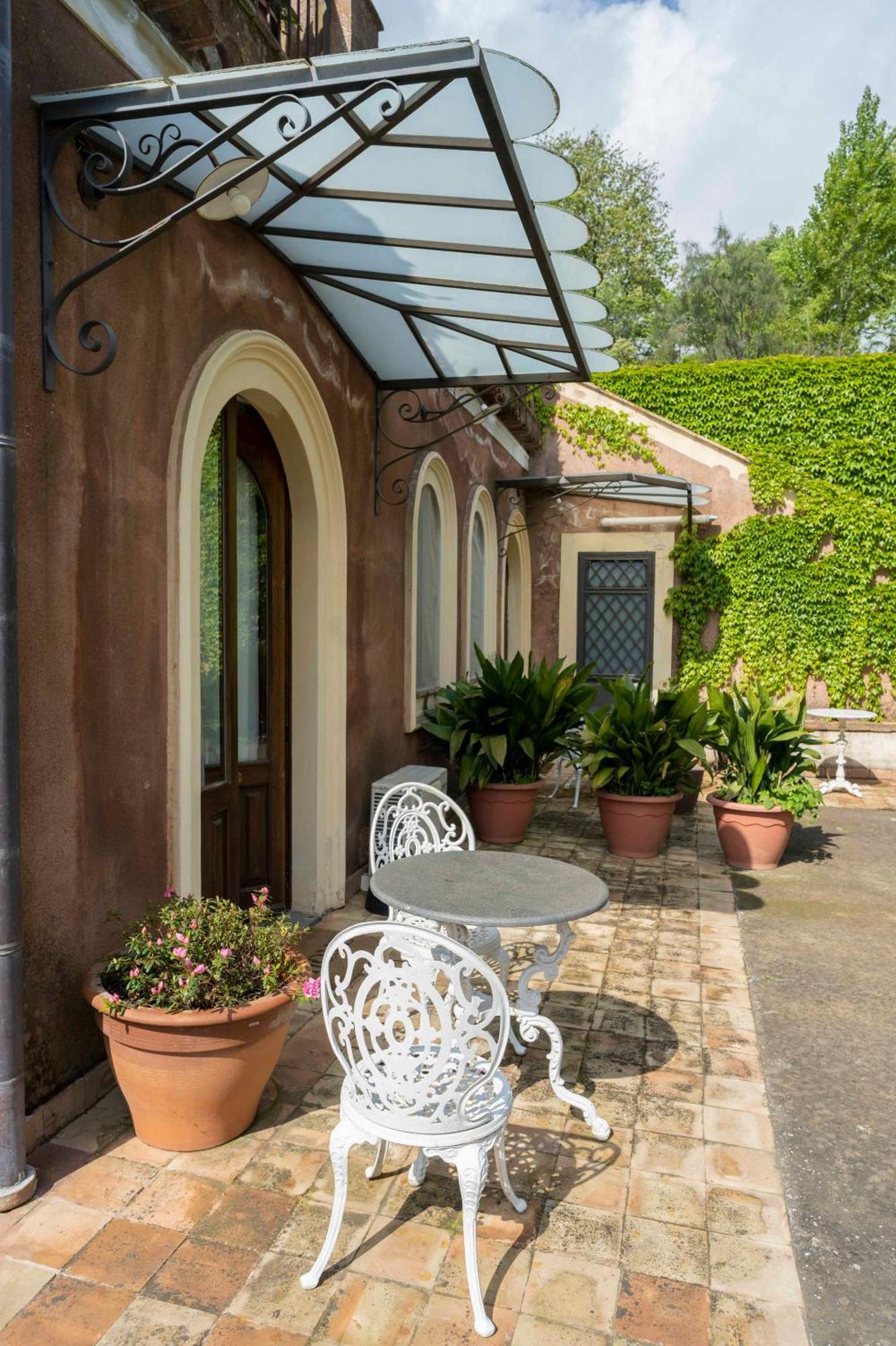 B&B Bellini ミーロ エクステリア 写真